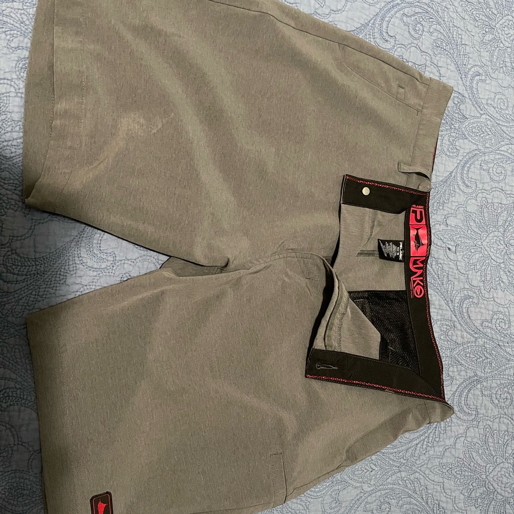 Pelagic Mako Hybrid fishing board shorts, size 38